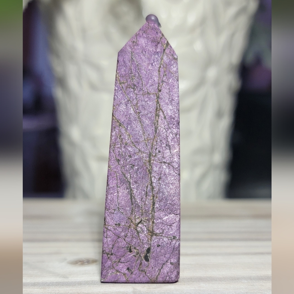(RARE) NEW 2.5" - 44g PURPURITE TOWER